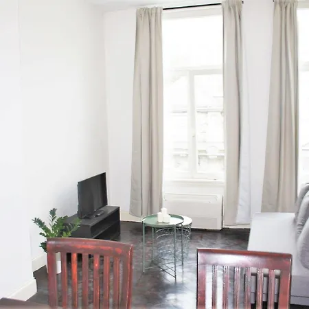 Traditional Modern Centre Apartament *